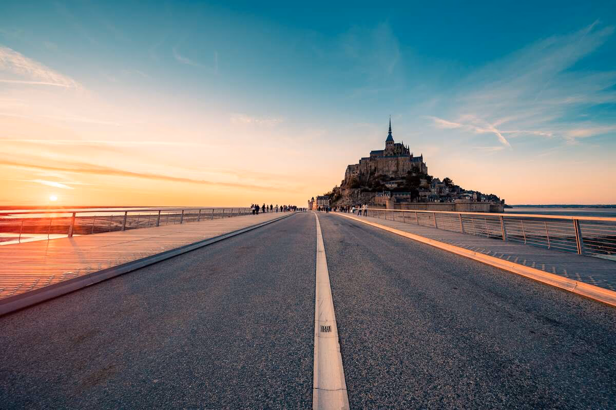 How to get from Pont Tranchée to Le Mont Saint-Michel?