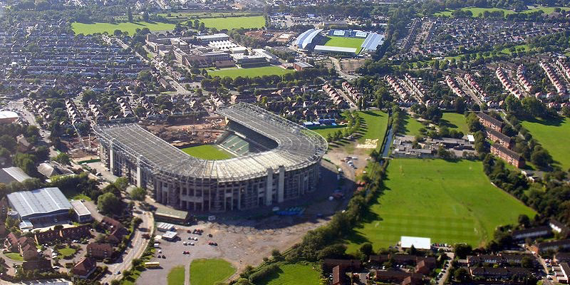 Is there a train from Richmond to Twickenham?