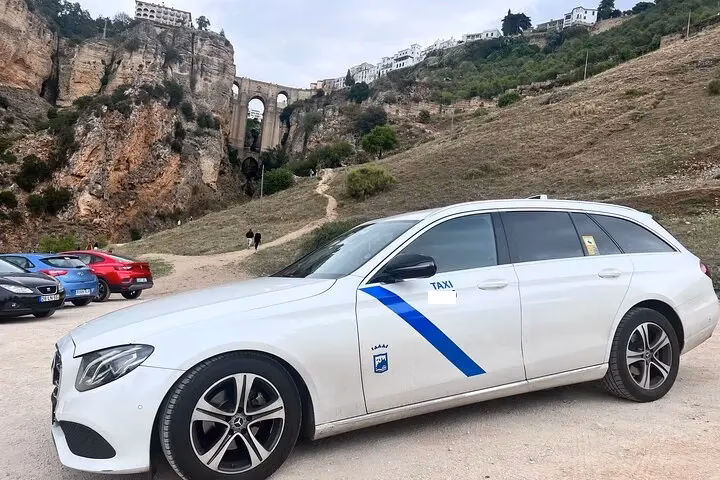 Do you carry out transfers in Malaga?