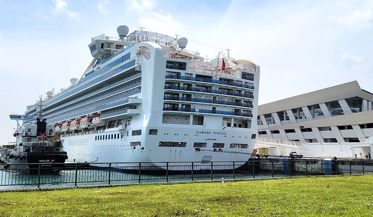 How to get from Singapore Changi Airport to HarbourFront cruise terminal?