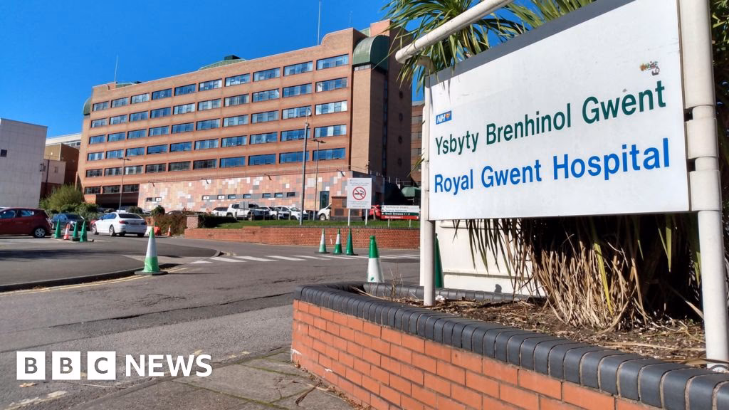 What companies run services between Newport station & Royal Gwent Hospital?