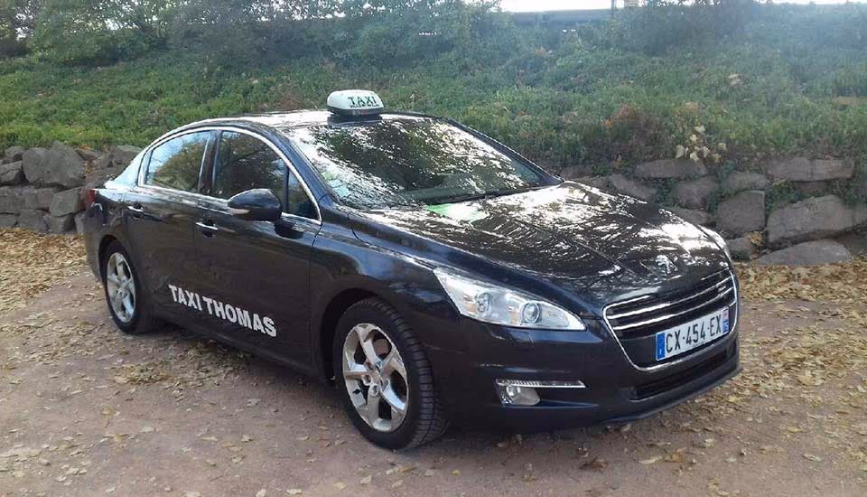 Pourquoi utiliser un taxi pour se rendre de l'aéroport à la gare?