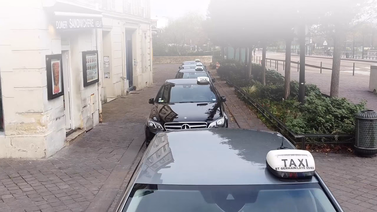 Quels services offre l'Association des radios taxis de Saint Germain en Laye ?