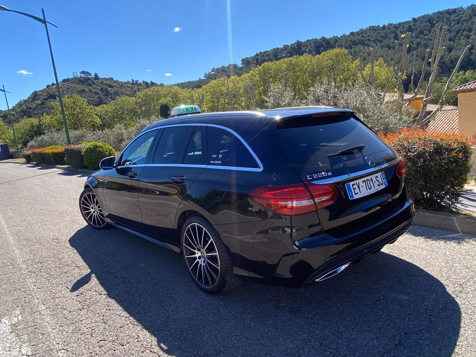 Où se trouve le taxi couturier-sachet ?