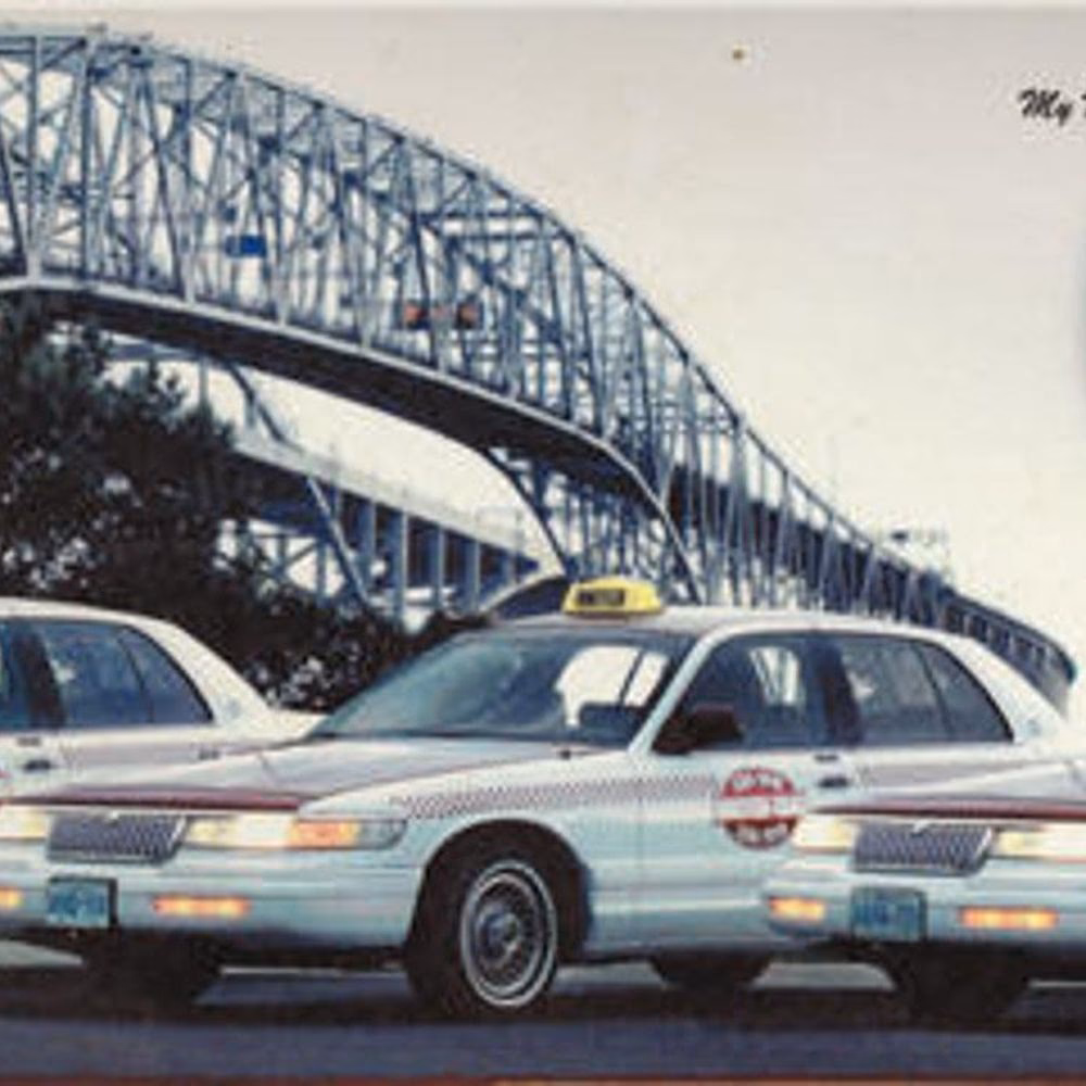 How does the taxi fare calculator work in Sarnia?