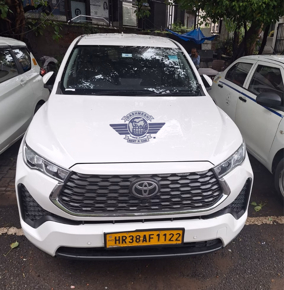 How to book a taxi near New Delhi railway station?