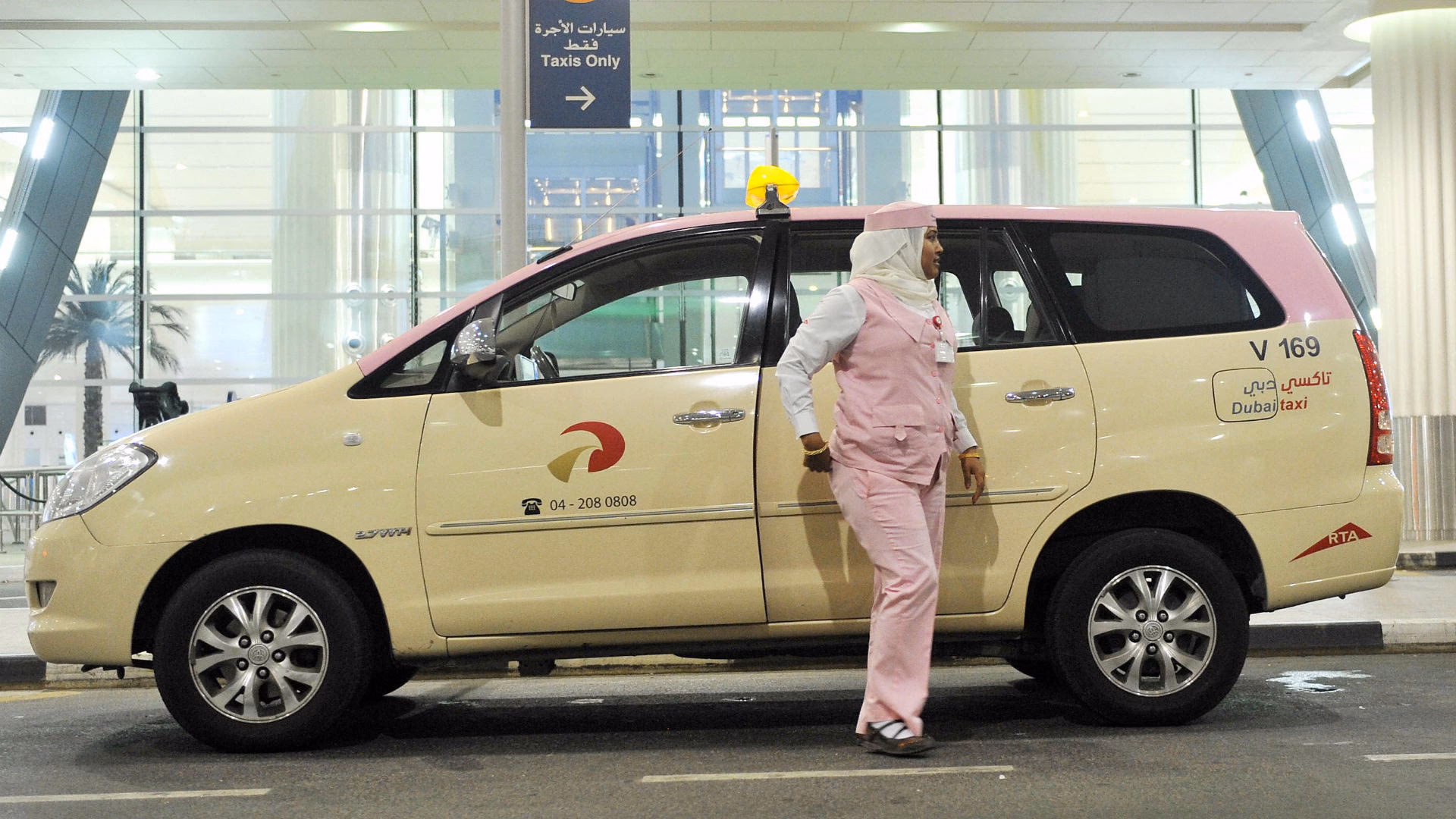 Should women be able to request a female taxi driver?
