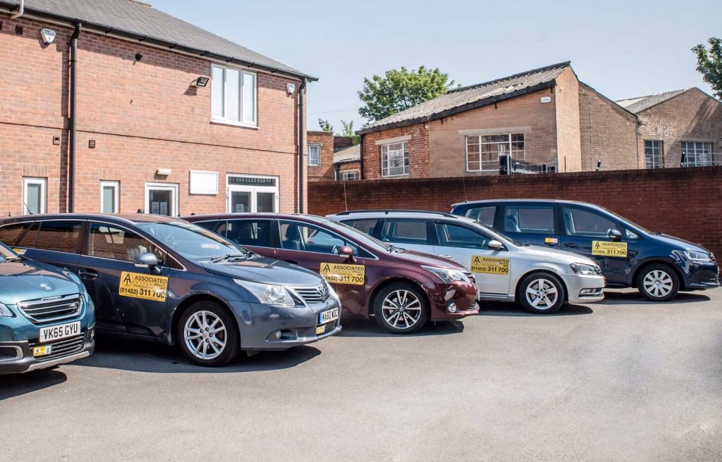How does a taxi fare calculator work in Gloucester?