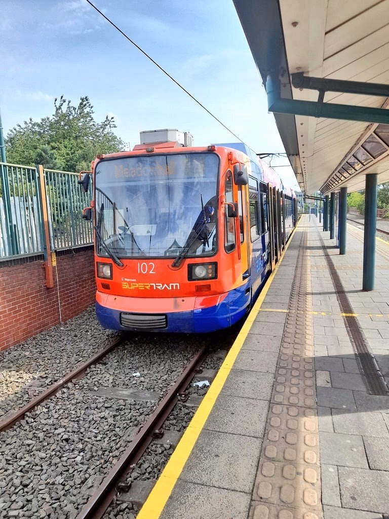 How do I get to Sheffield Children's Hospital on western bank?