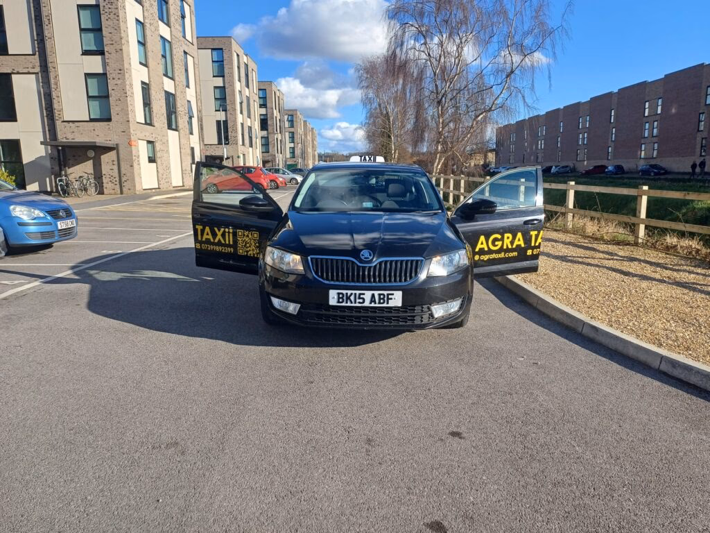 Who is Ian's taxis in Sleaford?