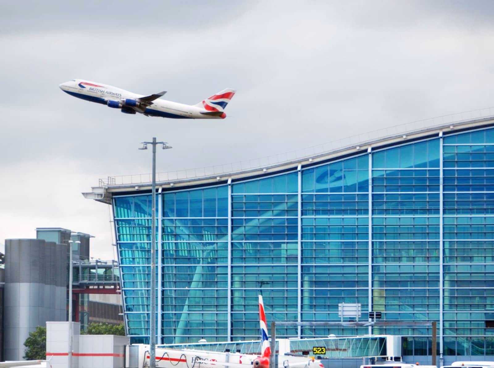 How does a taxi transfer work at Birmingham Airport?