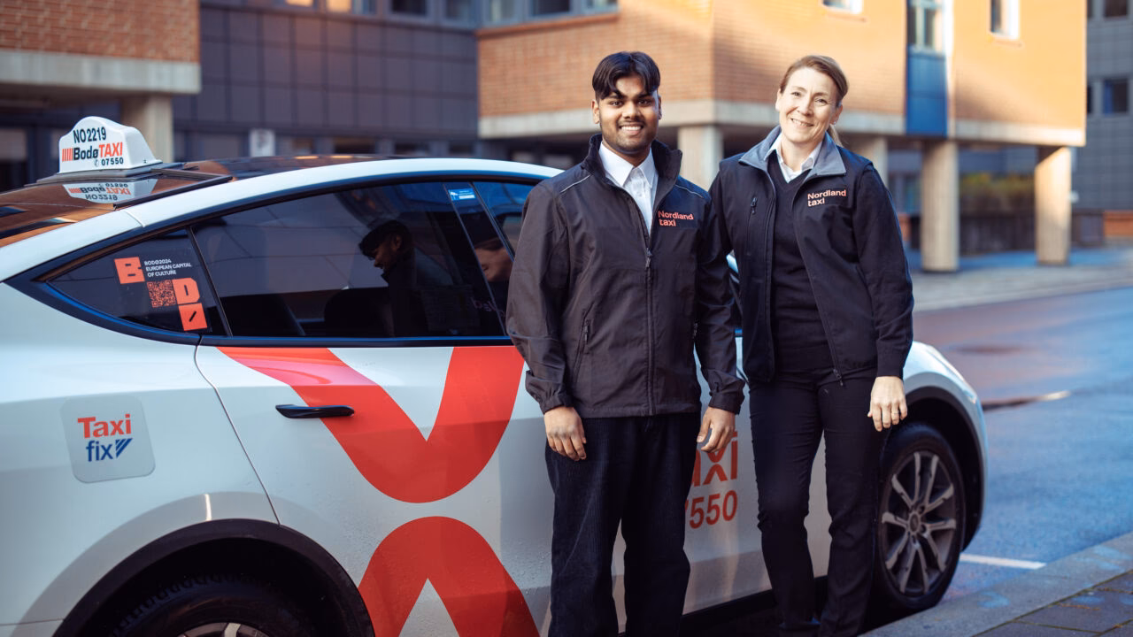 How much does a 5km ride from Svolvaer airport (SVJ) cost?