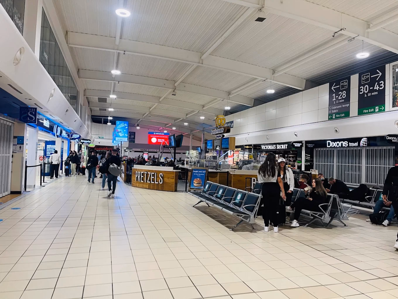 How to get to London Luton Airport from Swindon?