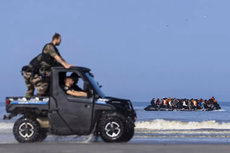 Could French police intercept 'taxi boats'?