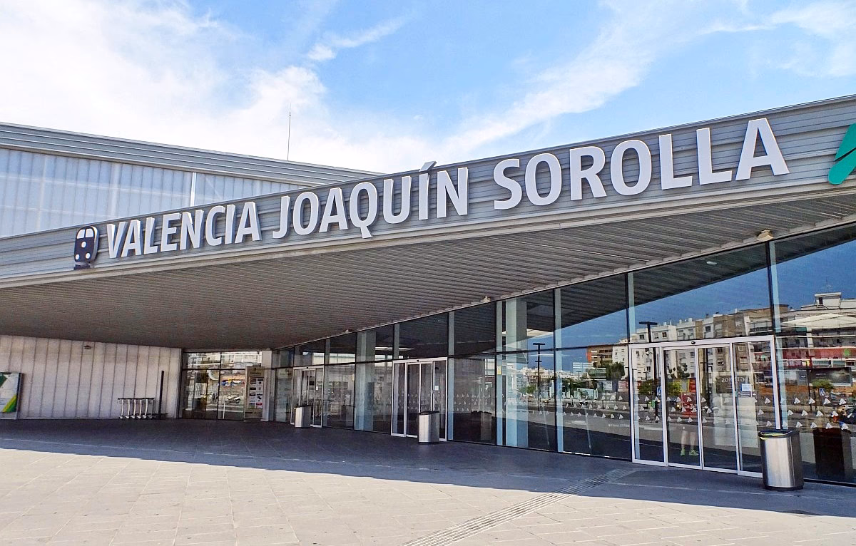 ¿Dónde se toma el autobús de Valencia a Joaquin Sorolla?