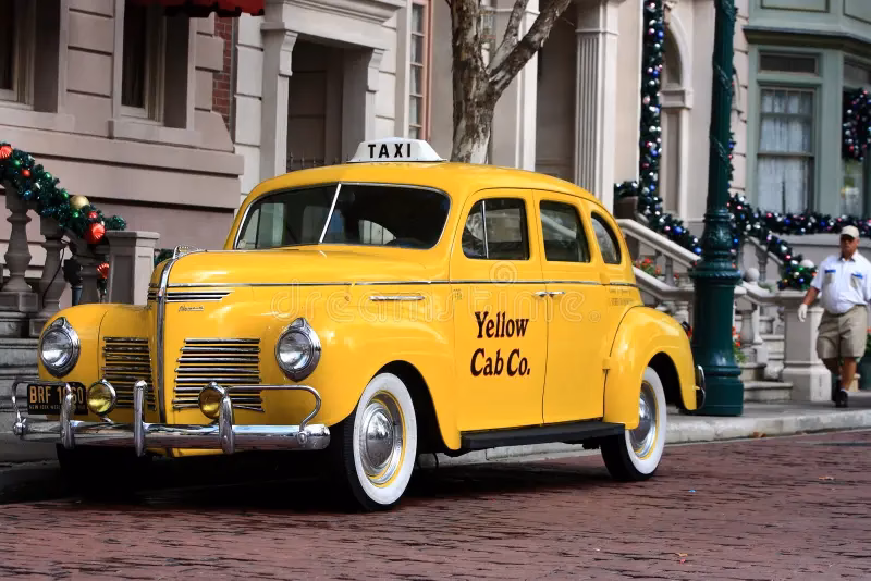 Did a witness identify a cab as Blue?