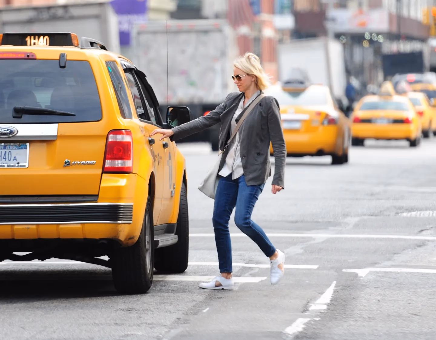 Are 'crowd-taxis' a threat to the taxi industry?