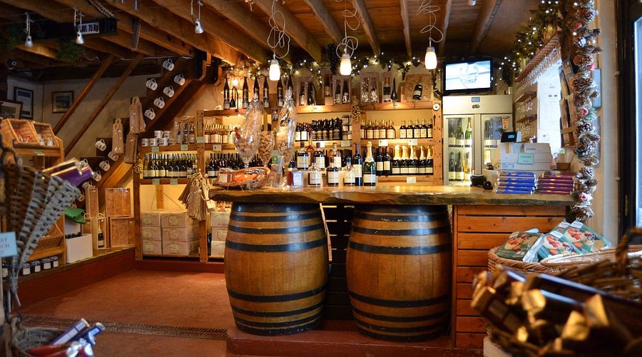 Is smoking allowed at the stag and Huntsman at Hambleden?