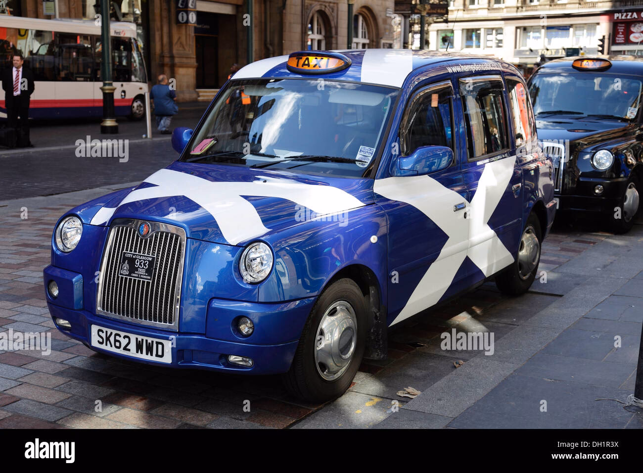 How do I book a taxi in Glasgow?