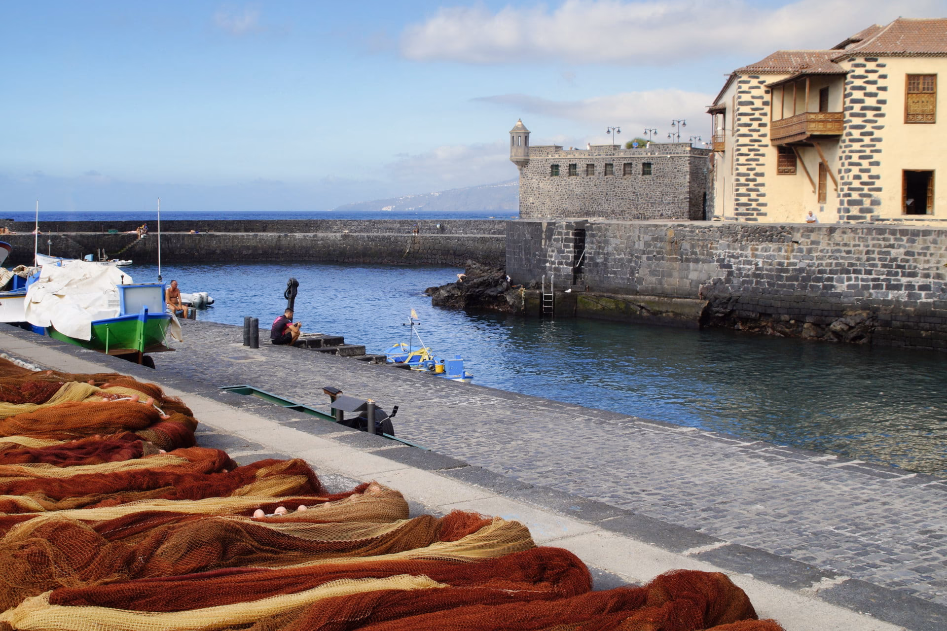 How to get from Santa Cruz de Tenerife to Puerto de la Cruz?