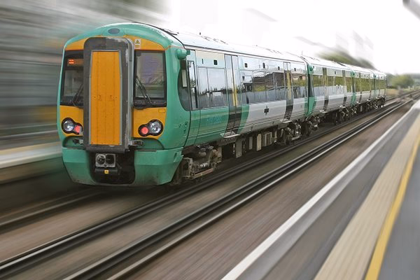 How long does it take to get from Waltham Cross to London?