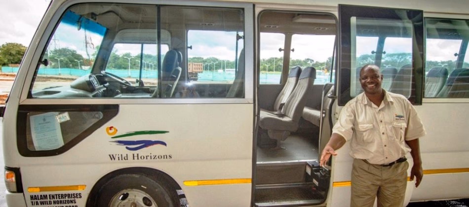 How to get from Victoria Falls Airport to Victoria Falls?
