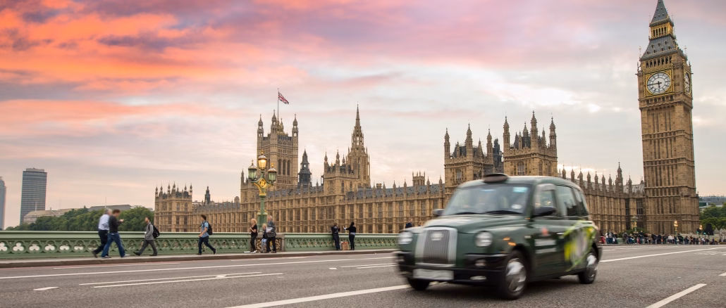 Was bedeutet die gelbe Taxi-Anzeige in London?