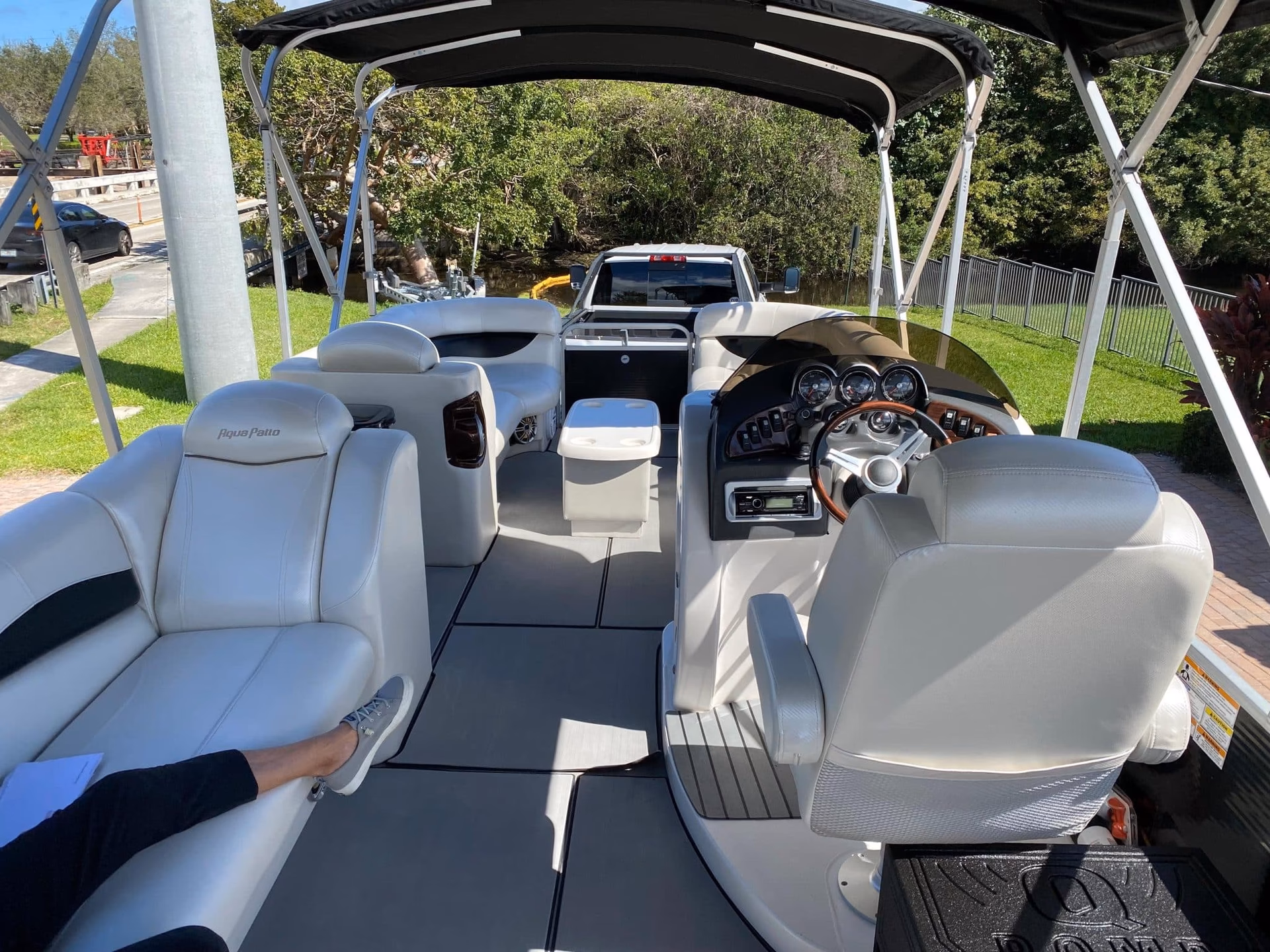 How do I plan a boat tour in West Palm Beach?