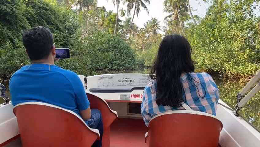 Why should you choose holidaytaxis?