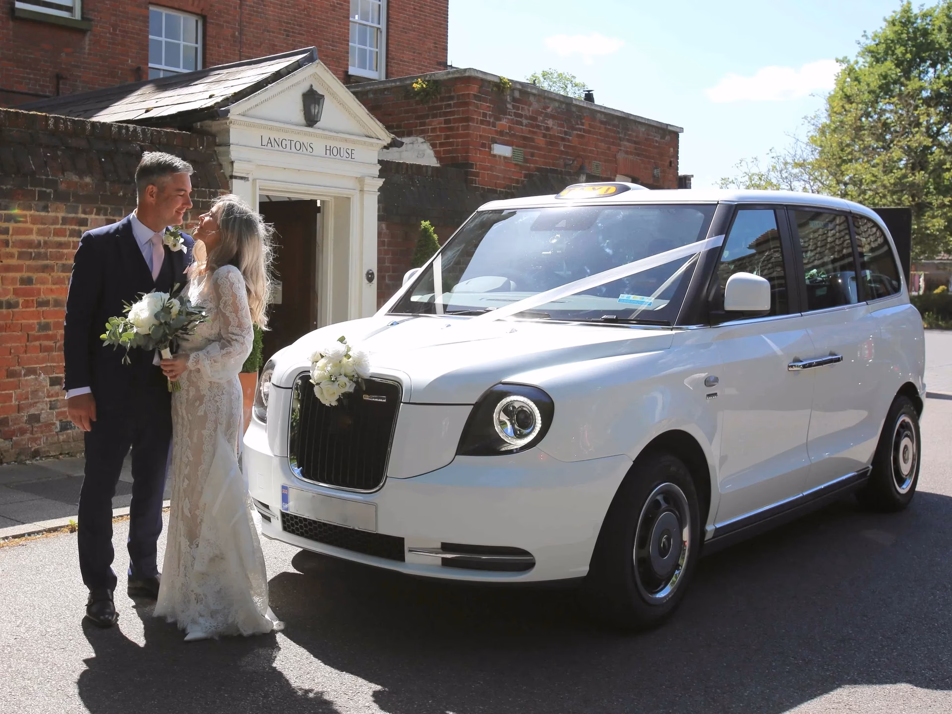 What is white wedding taxi hire?