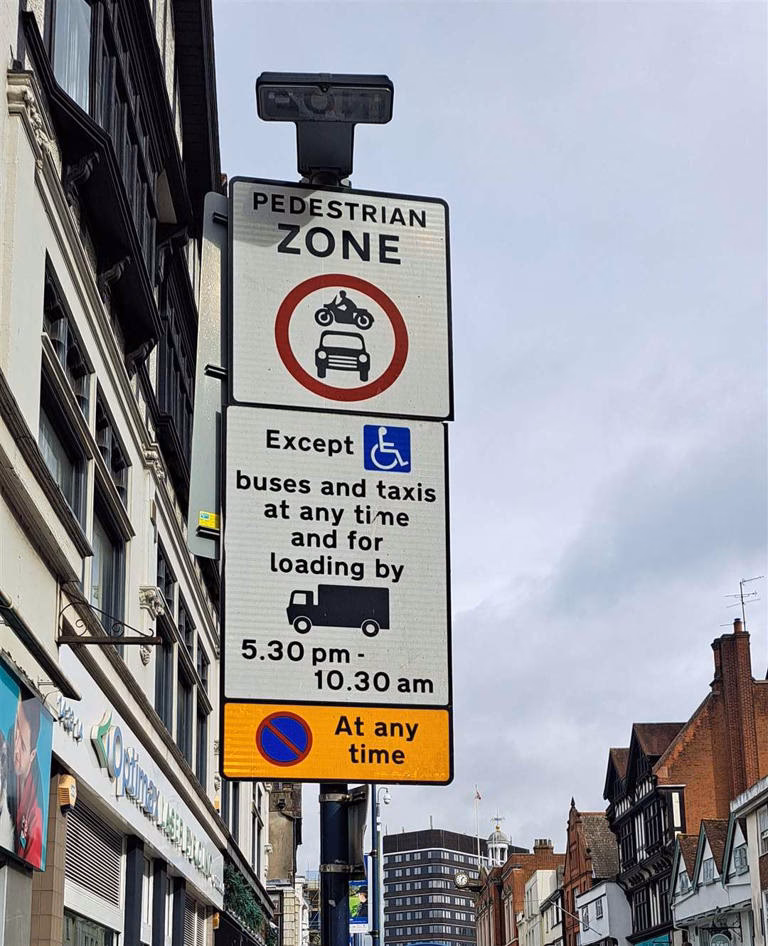 How long is parking allowed on Monday & Saturday?