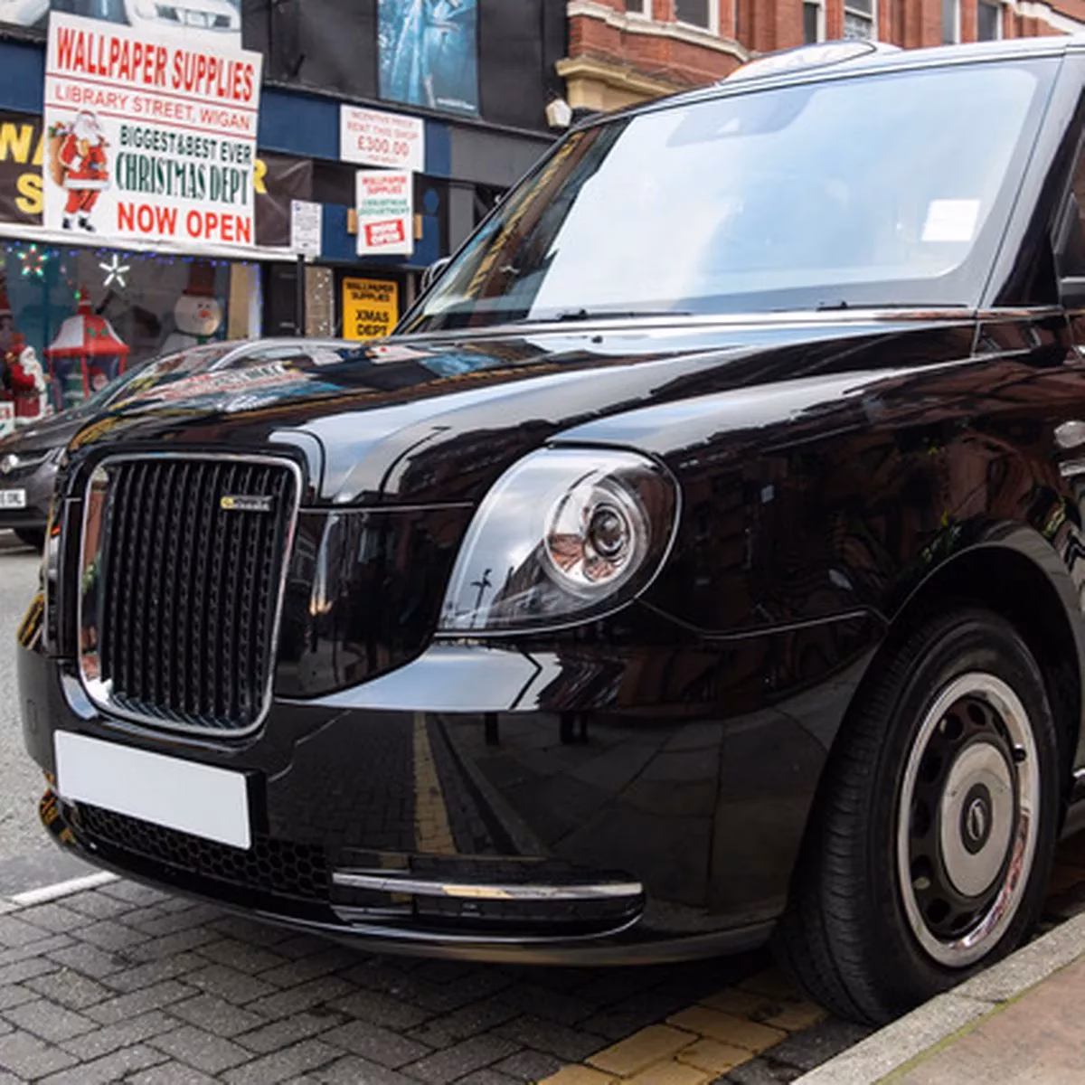 How many private hire vehicle licences are there in the borough?