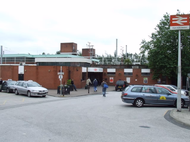 Where can I find WiFi hotspots around Wigan North Western station?