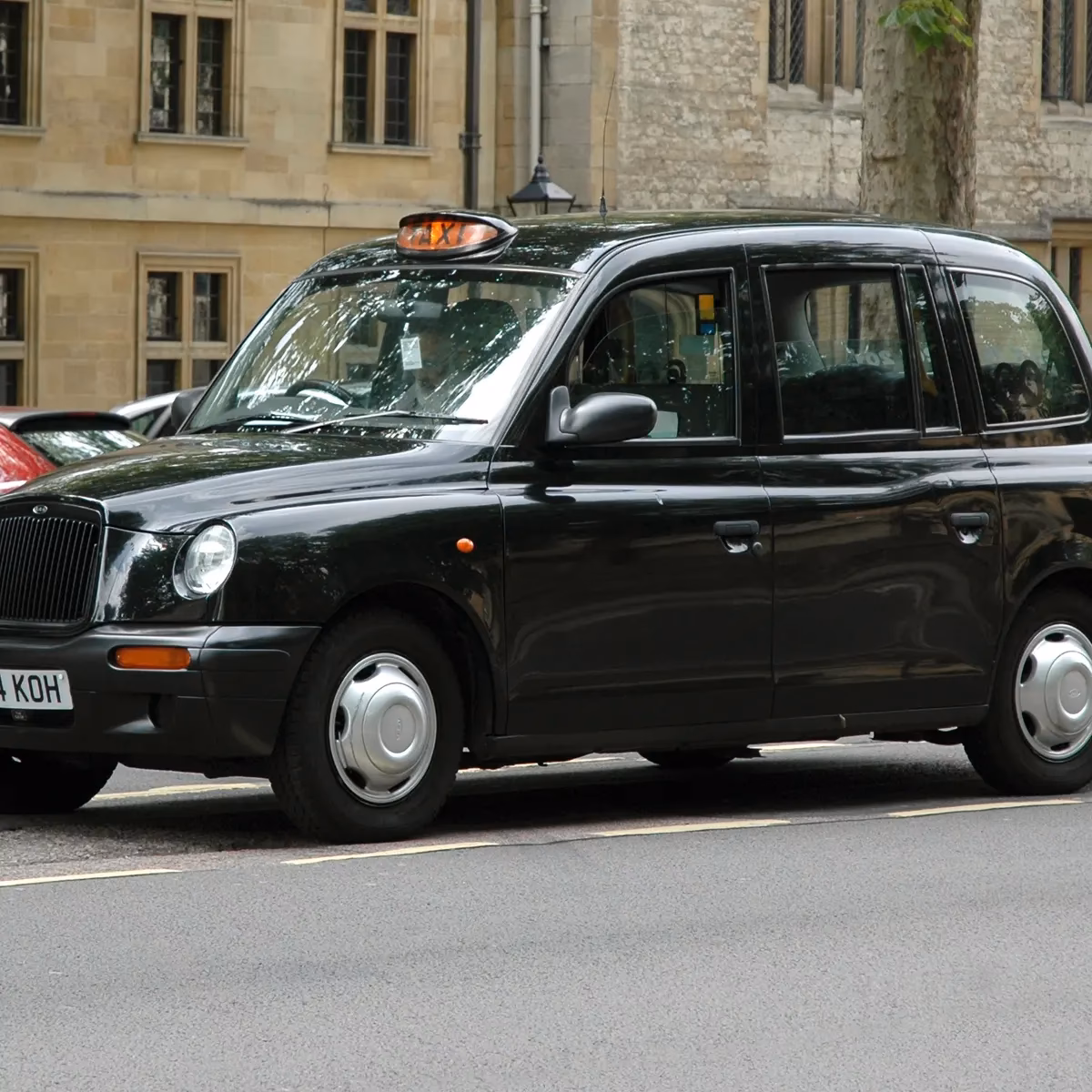 What are the different types of cabs in London?
