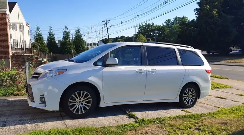 Why should you choose a line taxis in Woburn Sands?